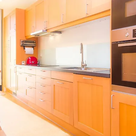 Holiday home Liiiving In | Lawny Pool House