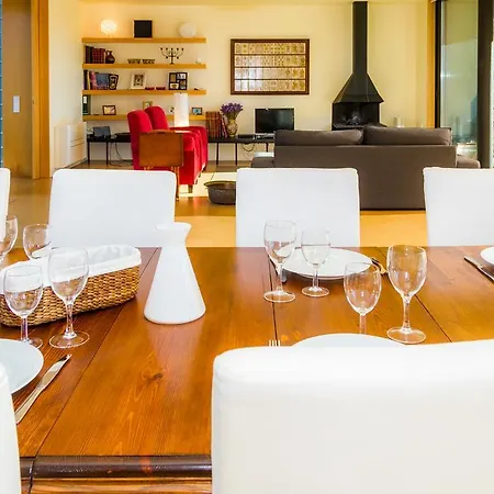 Holiday home Liiiving In | Lawny Pool House *