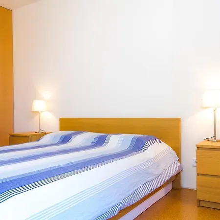 Liiiving In | Lawny Pool House Tatil Evi Caminha