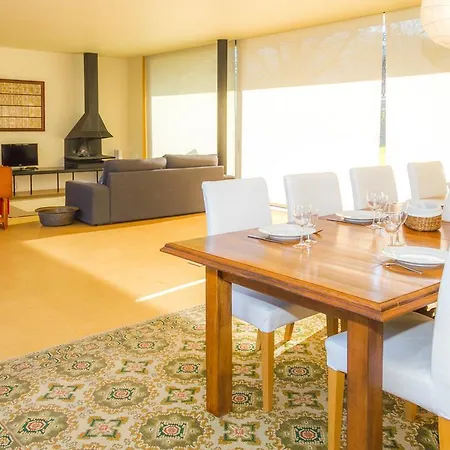 Liiiving In | Lawny Pool House Caminha
